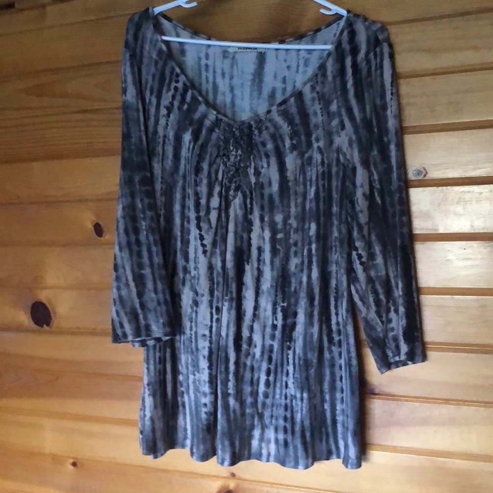 XL “One World” Comfy Top